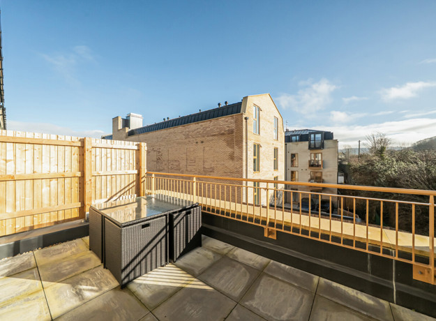 1397499 17 6979F261be5d3