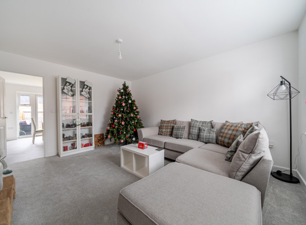 1393272 12 694A85b54e9f4