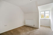 99700 8 Fox Crescent Emmer Green (18) Low
