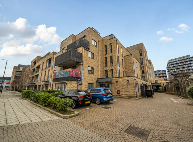 1418938 18 69A01a9399f9d