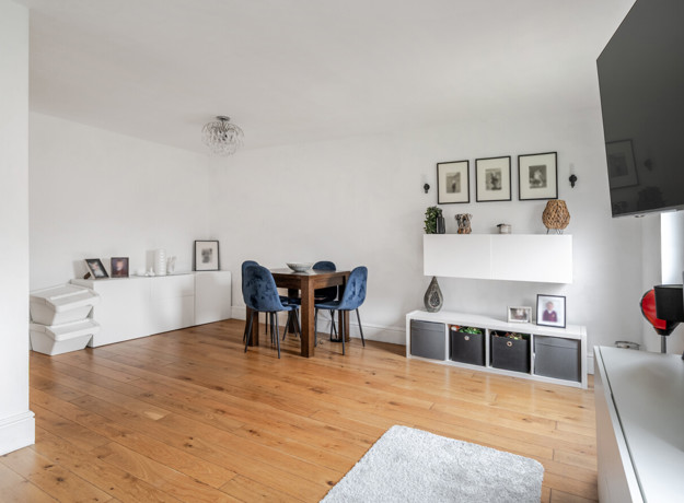 1407804 8 6981E851056a4