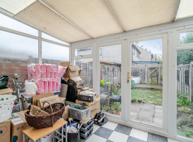 1376537 11 69132E4752834