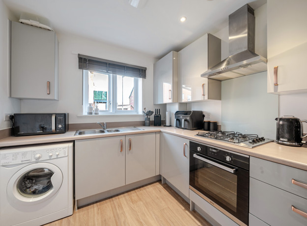 1418511 12 69A56054217f8