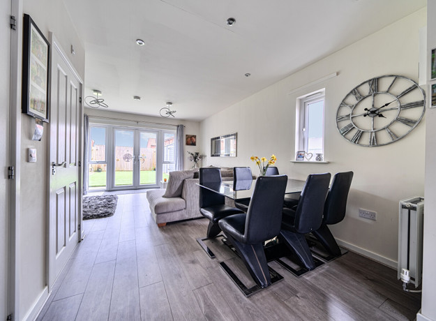 1429554 10 69B2e90e95da4 ARW