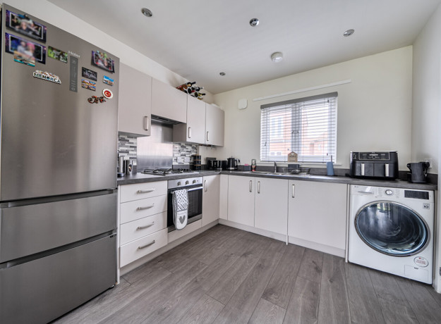 1429554 12 69B2e9668e781 ARW