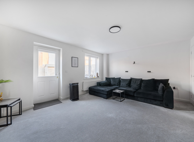 1384833 2 69270D5d9606a