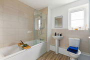 84648 7 Michael King Way Emmer Green (35) Low